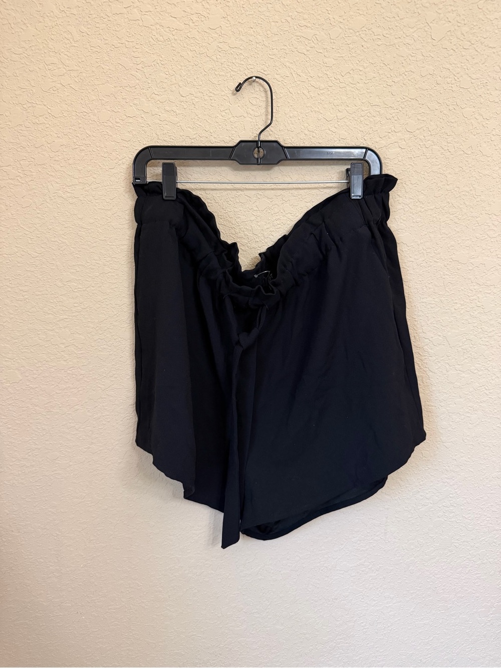 LOFT Black Paperbag Waist High-Rise Shorts - Picture 2 of 6